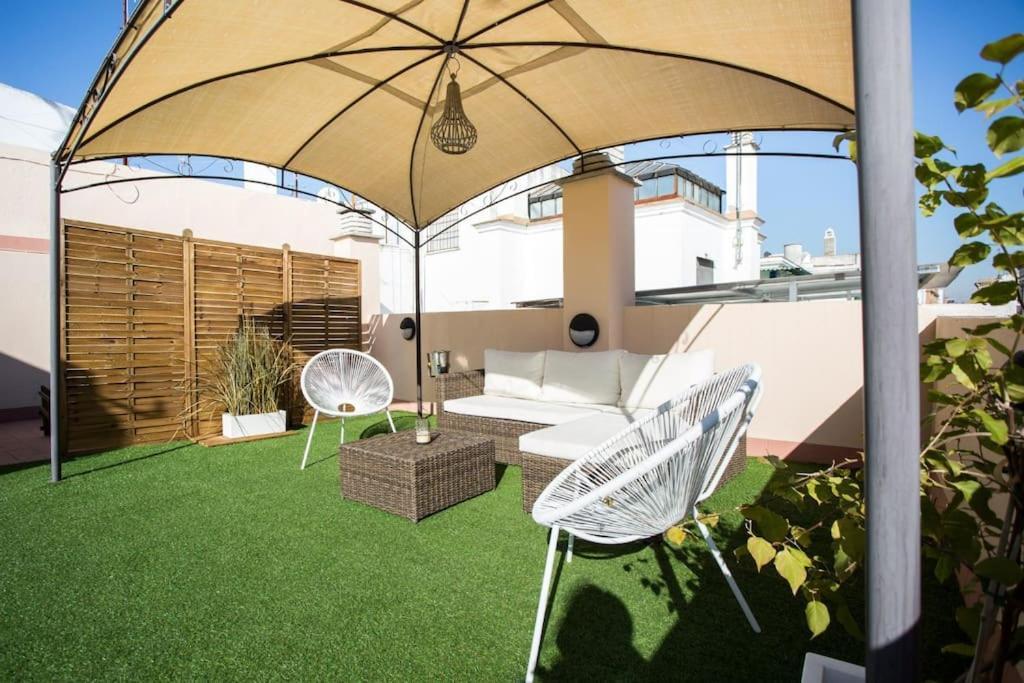 Apartamento ESSE Ático. Precioso ático con terraza en pleno centro Sevilla Exterior foto